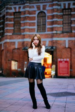 局长含着秘书的小奶头